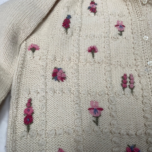 Vintage Cardigan 100% New Wool Hand Knit in New Zealand - Picture 10 of 12